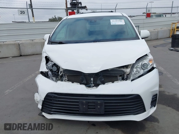 2020 Toyota Sienna LE Auto Access Seat с VIN 5TDKZ3DC0LS044909, выставлен на аукционе IAAI как лот 42289084 с пробегом 71 090 миль миль и . История ставок и продаж доступна на DreamBid. Изображение 13.