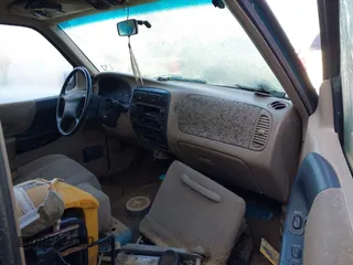 1997 Ford Ranger XLT with VIN 1FTDR15X1VTA79445, listed as a IAAI auction lot 40827592 with 209,896 mi miles. Bid and sale history available at carsss.com. Image 5.