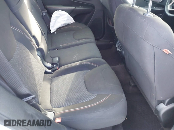 2016 Jeep Cherokee Latitude with VIN 1C4PJMCB7GW304109, listed as a IAAI auction lot 41330879 with 114,503 mi miles. Bid and sale history available at carsss.com. Image 8.