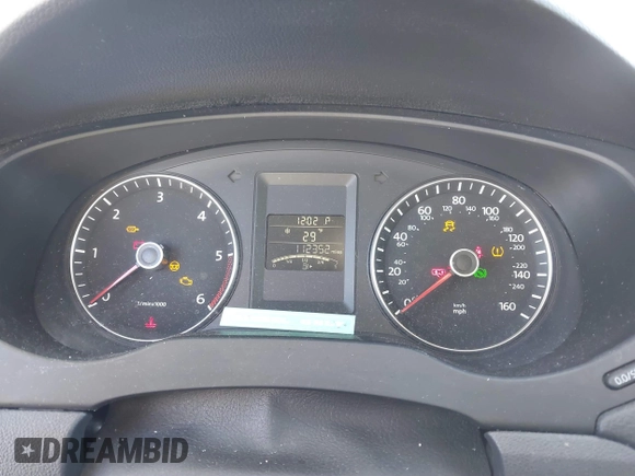 2014 Volkswagen Jetta TDI w/Premium/Nav z VIN 3VWLL7AJXEM382611, wystawiony jako IAAI lot #41609335 z przebiegiem 120 000 mil mil oraz . Historia ofert i sprzedaży dostępna na DreamBid. Obrazek 7.