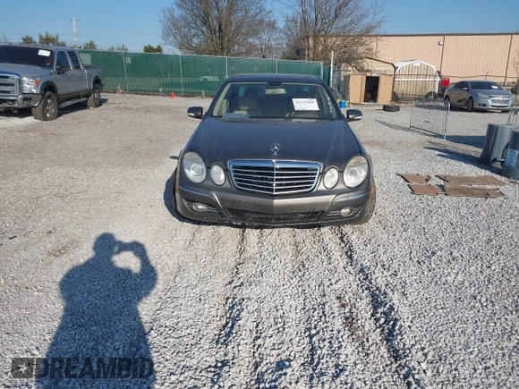 2008 Mercedes-Benz E 350 Luxury z VIN WDBUF87X08B334237, wystawiony jako IAAI lot #41735498 z przebiegiem 224 205 mil mil oraz . Historia ofert i sprzedaży dostępna na DreamBid. Obrazek 6.