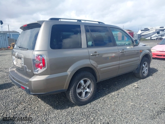 2008 Honda Pilot VP with VIN 5FNYF18228B005047, listed as a IAAI auction lot 41884691 with 260,166 mi miles. Bid and sale history available at carsss.com. Image 4.