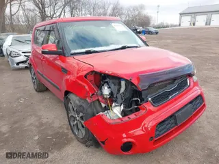 2013 Kia Soul + with VIN KNDJT2A6XD7508063, listed as a IAAI auction lot 41575338 with 91,319 mi miles. Bid and sale history available at carsss.com. Image 1.