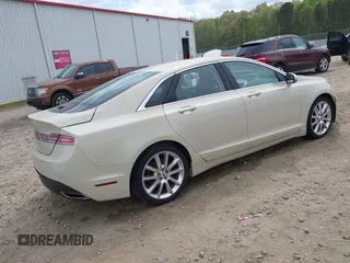 2015 Lincoln MKZ Hybrid with VIN 3LN6L2LU2FR623121, listed as a IAAI auction lot 41970272 with 209,510 mi miles. Bid and sale history available at carsss.com. Image 4.