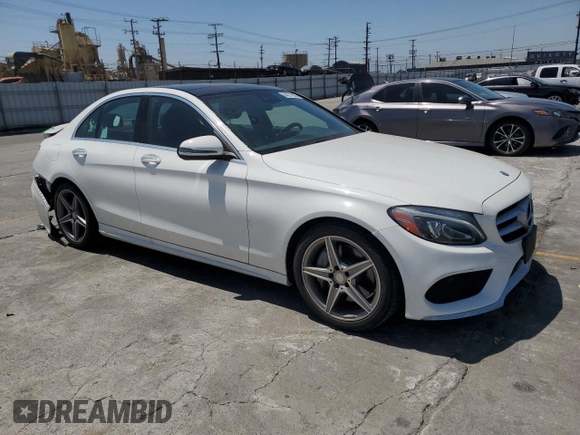 2016 Mercedes-Benz C 300 z VIN 55SWF4JB8GU150979, wystawiony jako Copart lot #64071805 z przebiegiem 37 268 mil mil oraz Szkoda całkowita • Salvage title. Historia ofert i sprzedaży dostępna na DreamBid. Obrazek 4.