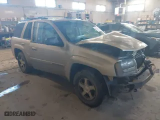 2004 Chevrolet TrailBlazer LT with VIN 1GNDT13S742273188, listed as a IAAI auction lot 41464324 with 149,700 mi miles. Bid and sale history available at carsss.com. Image 1.