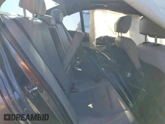 2012 BMW 3 Series 328i с VIN WBA3A5C56CF342095, выставлен на аукционе Copart как лот 52299665 с пробегом Не указан миль и Списание • Salvage title. История ставок и продаж доступна на DreamBid. Изображение 10.