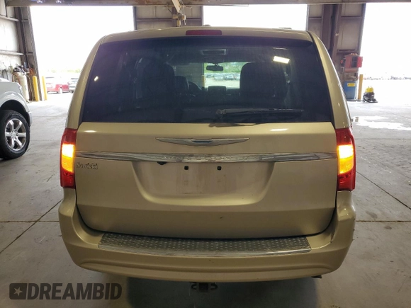 2012 Chrysler Town & Country Touring z VIN 2C4RC1BG3CR383635, wystawiony jako Copart lot #56186855 z przebiegiem 201 170 mil mil oraz Szkoda całkowita • Salvage title. Historia ofert i sprzedaży dostępna na DreamBid. Obrazek 6.