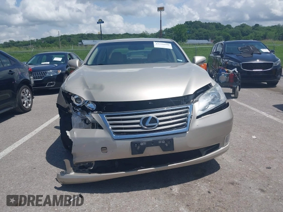 2012 Lexus ES 330 z VIN JTHBK1EG0C2490879, wystawiony jako IAAI lot #42296690 z przebiegiem 104 658 mil mil oraz . Historia ofert i sprzedaży dostępna na DreamBid. Obrazek 12.