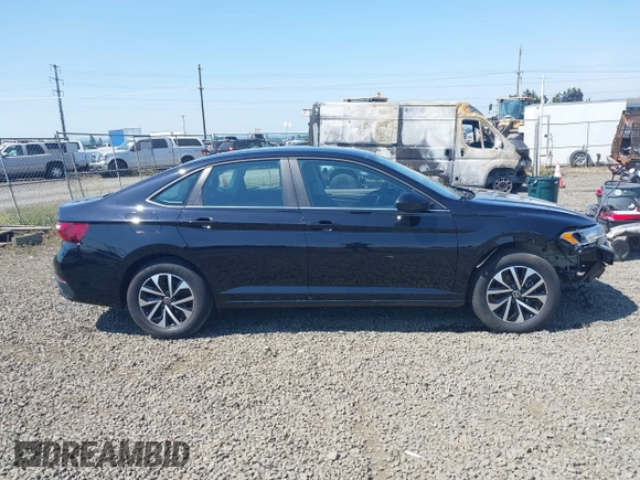 2024 Volkswagen Jetta S с VIN 3VW5M7BU9RM094258, выставлен на аукционе IAAI как лот 42575410 с пробегом 15 639 миль миль и . История ставок и продаж доступна на DreamBid. Изображение 13.