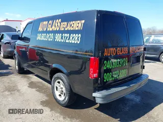 2004 Chevrolet Astro Cargo with VIN 1GCDM19X04B123352, listed as a IAAI auction lot 41879842 with 197,916 mi miles. Bid and sale history available at carsss.com. Image 3.