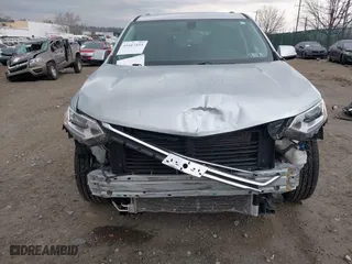 2019 Chevrolet Traverse LT Cloth with VIN 1GNEVGKWXKJ305057, listed as a IAAI auction lot 41667433 with 66,389 mi miles. Bid and sale history available at carsss.com. Image 6.