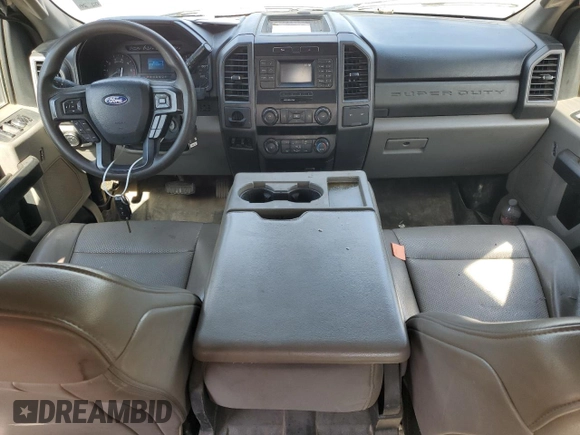 2019 Ford F-250 XL with VIN 1FD7W2A67KEF85513, listed as a Copart auction lot 59395015 with 117,821 mi miles and Salvage title. Bid and sale history available at DreamBid. Image 8.