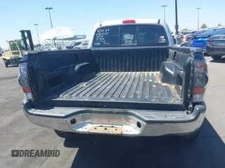 2008 Toyota Tacoma with VIN 5TEUU42N58Z522656, listed as a IAAI auction lot 42151670 with Not Provided miles and . Bid and sale history available at carsss.com. Image 16.