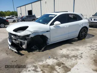 2023 Porsche Macan S z VIN WP1AG2A50PLB36397, wystawiony jako Copart lot #48389595 z przebiegiem 42 782 mil mil oraz Nie do naprawy. Historia ofert i sprzedaży dostępna na DreamBid. Obrazek 1.