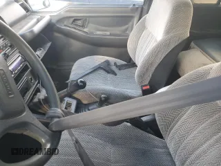 1995 Suzuki Sidekick JX z VIN 2S3TD03V5S6403069, wystawiony jako Copart lot #80273204 z przebiegiem Nie podano mil oraz Szkody całkowita. Historia ofert i sprzedaży dostępna na DreamBid. Obrazek 7.