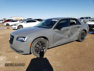 2019 Chrysler 300 Touring with VIN 2C3CCARGXKH533874, listed as a Copart auction lot 48184905 with 31,017 mi miles and Salvage Title. Bid and sale history available at carsss.com. Image 1.