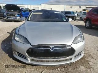 2015 Tesla Model S 85D with VIN 5YJSA1H2XFFP73196, listed as a Copart auction lot 75903524 with Not Provided miles and Salvage Title. Bid and sale history available at carsss.com. Image 5.