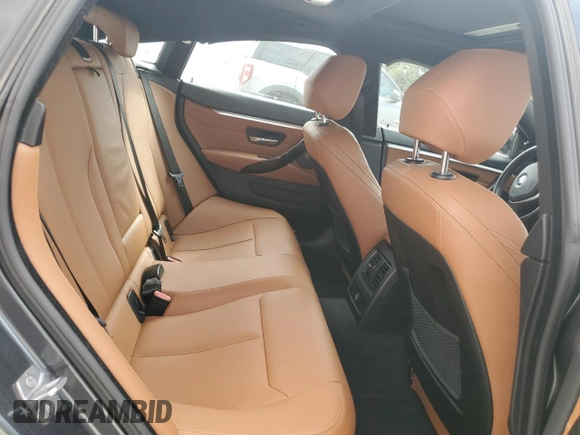 2017 BMW 4 Series 440i xDrive z VIN WBA4E5C56HG189437, wystawiony jako Copart lot #44070615 z przebiegiem 66 793 mil mil oraz Szkoda całkowita • Salvage title. Historia ofert i sprzedaży dostępna na DreamBid. Obrazek 10.