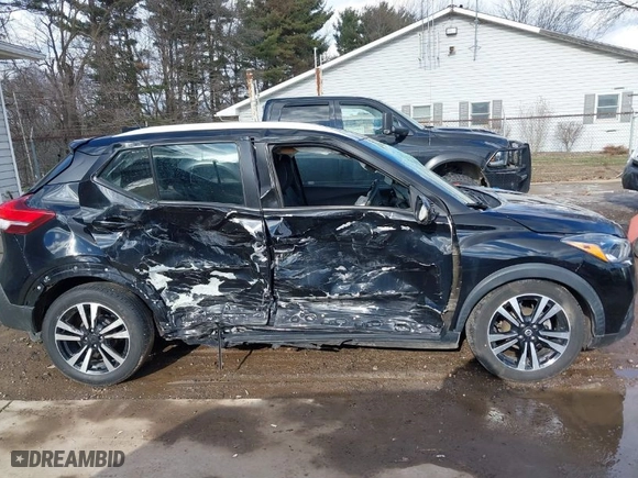 2020 Nissan Kicks SV with VIN 3N1CP5CV5LL496923, listed as a IAAI auction lot 41440962 with 89,782 mi miles. Bid and sale history available at carsss.com. Image 12.