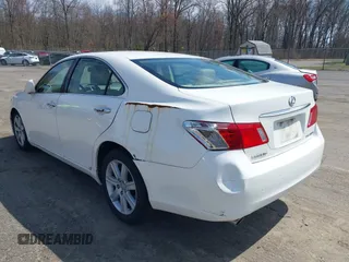 2007 Lexus ES 350 with VIN JTHBJ46G672014547, listed as a IAAI auction lot 41933609 with 270,946 mi miles. Bid and sale history available at carsss.com. Image 3.