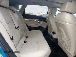 2019 Audi e-tron Prestige с VIN WA1VABGE1KB011946, выставлен на аукционе Copart как лот 56902655 с пробегом 43 898 миль миль и Списание • Salvage title. История ставок и продаж доступна на DreamBid. Изображение 11.