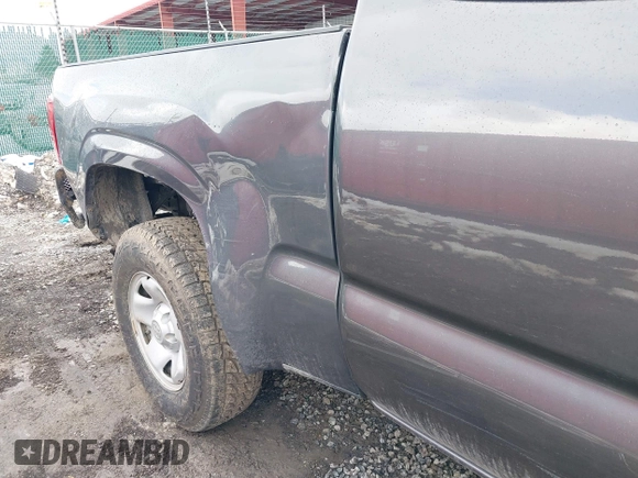 2018 Toyota Tacoma SR z VIN 5TFSX5EN6JX060153, wystawiony jako IAAI lot #41566129 z przebiegiem 33 669 mil mil oraz . Historia ofert i sprzedaży dostępna na DreamBid. Obrazek 19.