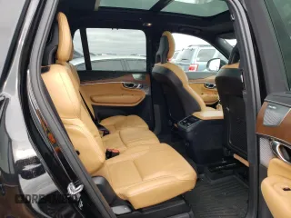 2017 Volvo XC90 Inscription with VIN YV4A22PL1H1176889, listed as a Copart auction lot 37447453 with 33,987 mi miles. Bid and sale history available at carsss.com. Image 11.