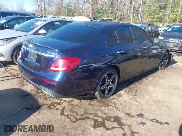 2019 Mercedes-Benz E-Class E 300 with VIN WDDZF4KB8KA624403, listed as a IAAI auction lot 40979733 with 76,496 mi miles. Bid and sale history available at carsss.com. Image 4.
