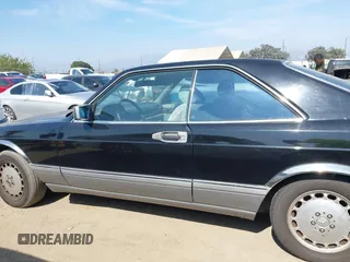 1991 Mercedes-Benz 560 с VIN WDBCA45E5MA586408, выставлен на аукционе IAAI как лот 42454893 с пробегом 188 572 миль миль и . История ставок и продаж доступна на DreamBid. Изображение 14.