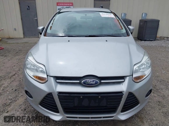 2013 Ford Focus SE with VIN 1FADP3F28DL231617, listed as a IAAI auction lot 42130146 with 63,282 mi miles. Bid and sale history available at carsss.com. Image 6.
