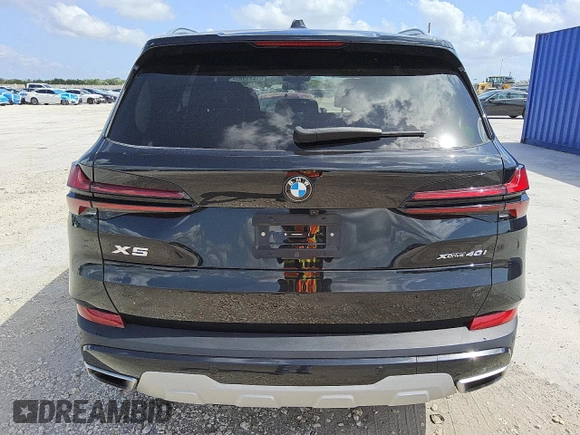 2024 BMW X5 xDrive40i z VIN 5UX23EU0XR9T66675, wystawiony jako Copart lot #57436555 z przebiegiem 36 652 mil mil oraz Czysty tytuł • Clean title. Historia ofert i sprzedaży dostępna na DreamBid. Obrazek 6.