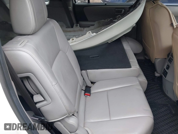 2013 Honda Pilot Touring with VIN 5FNYF4H96DB031577, listed as a IAAI auction lot 41699838 with 180,876 mi miles. Bid and sale history available at carsss.com. Image 8.