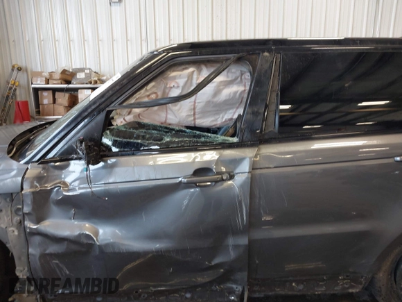2019 Land Rover Range Rover Sport Dynamic with VIN SALWR2RE1KA823455, listed as a IAAI auction lot 42492777 with 94,321 mi miles and . Bid and sale history available at DreamBid. Image 15.