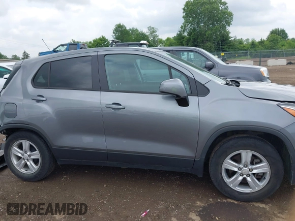 2020 Chevrolet Trax LS with VIN 3GNCJKSB3LL154785, listed as a IAAI auction lot 42523242 with 31,038 mi miles and . Bid and sale history available at DreamBid. Image 14.
