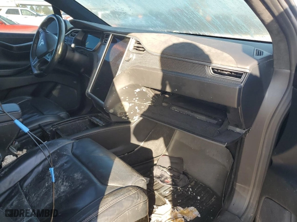 2017 Tesla Model X P100D with VIN 5YJXCBE4XHF040743, listed as a Copart auction lot 74010904 with NaN miles and Salvage Title. Bid and sale history available at carsss.com. Image 8.