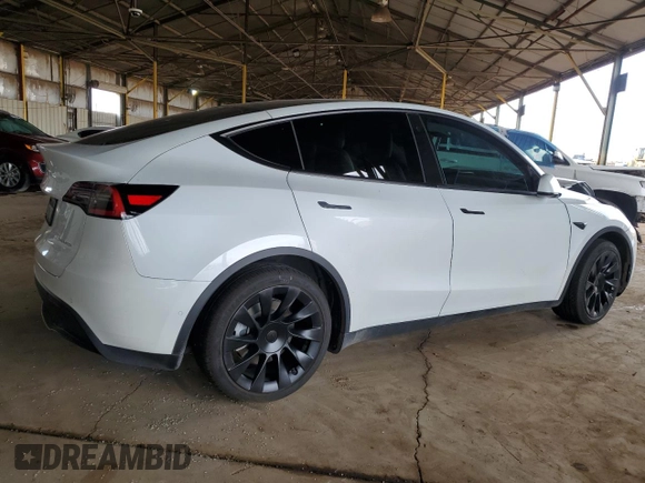 2021 Tesla Model Y Long Range with VIN 5YJYGDEE6MF075819, listed as a Copart auction lot 50903425 with 67,857 mi miles and Salvage Title. Bid and sale history available at DreamBid. Image 3.