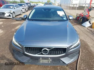 2019 Volvo S60 Momentum with VIN 7JR102FKXKG015965, listed as a IAAI auction lot 41156948 with 48,500 mi miles. Bid and sale history available at carsss.com. Image 13.