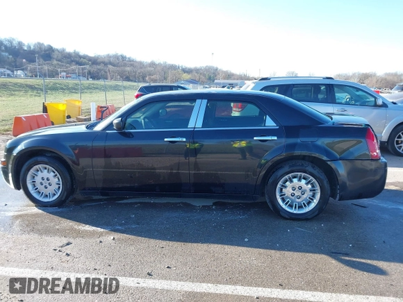 2007 Chrysler 300 with VIN 2C3KA43R87H691098, listed as a IAAI auction lot 41807592 with 99,208 mi miles. Bid and sale history available at carsss.com. Image 14.