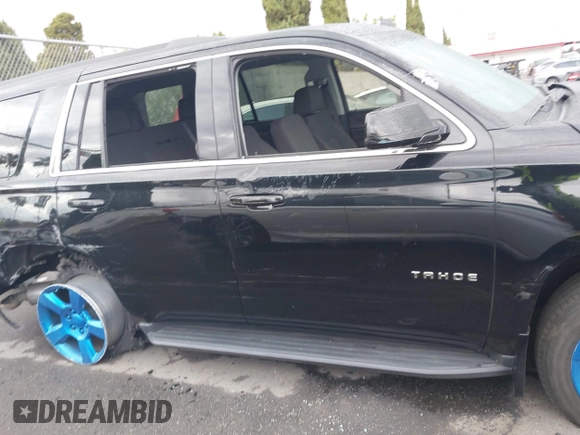 2016 Chevrolet Tahoe LS z VIN 1GNSCAEC8GR387676, wystawiony jako IAAI lot #41774142 z przebiegiem 36 695 mil mil oraz . Historia ofert i sprzedaży dostępna na DreamBid. Obrazek 14.