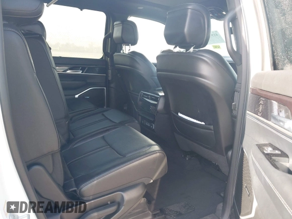 2024 Jeep Wagoneer с VIN 1C4SJUAP4RS160635, выставлен на аукционе IAAI как лот 41942973 с пробегом 14 327 миль миль и . История ставок и продаж доступна на DreamBid. Изображение 8.