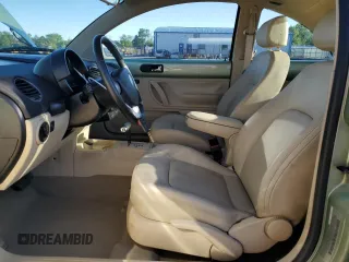 2009 Volkswagen Beetle S с VIN 3VWRG31C49M514082, выставлен на аукционе Copart как лот 57862265 с пробегом 59 300 миль миль и Списание • Salvage title. История ставок и продаж доступна на DreamBid. Изображение 7.