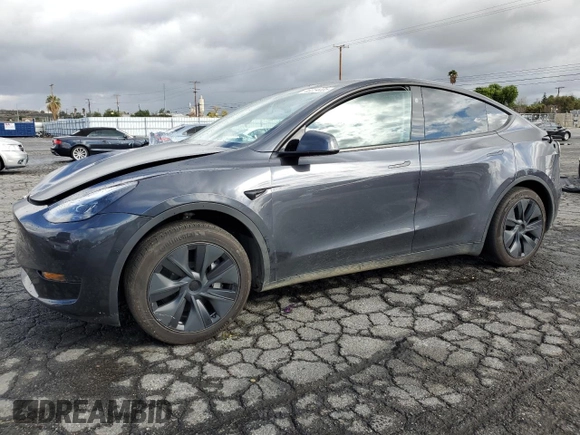 2024 Tesla Model Y Long Range z VIN 7SAYGAEE1RF107617, wystawiony jako Copart lot #48224405 z przebiegiem 10 637 mil mil oraz Szkoda całkowita • Salvage title. Historia ofert i sprzedaży dostępna na DreamBid. Obrazek 1.
