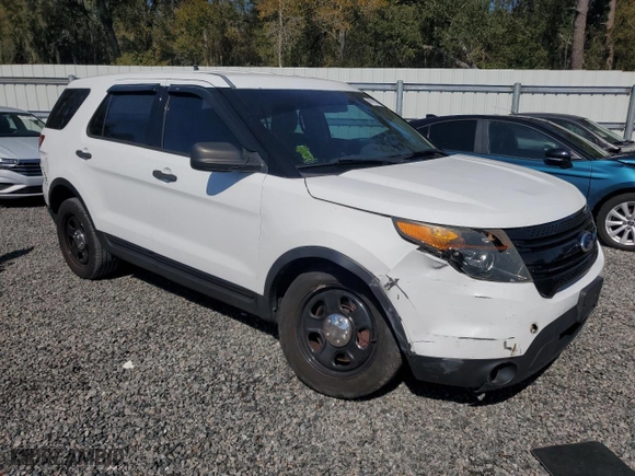 2015 Ford Utility Police Interceptor with VIN 1FM5K8ARXFGA66272, listed as a Copart auction lot 46739155 with 164,484 mi miles and Non Repairable. Bid and sale history available at carsss.com. Image 4.
