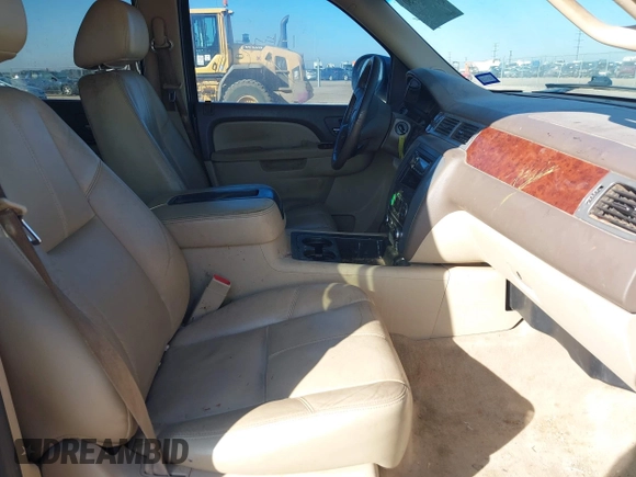 2012 GMC Yukon XL SLT with VIN 1GKS2KE73CR167820, listed as a IAAI auction lot 41462950 with 243,554 mi miles. Bid and sale history available at carsss.com. Image 5.