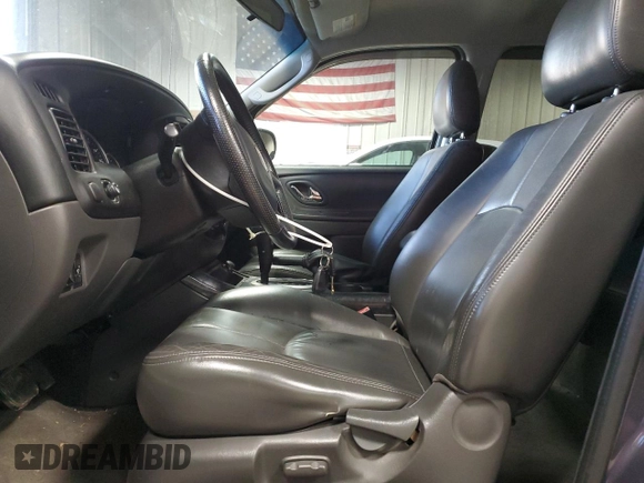 2005 Mazda Tribute i with VIN 4F2YZ92Z55KM31146, listed as a Copart auction lot 42934565 with 81,657 mi miles and Non Repairable. Bid and sale history available at carsss.com. Image 7.