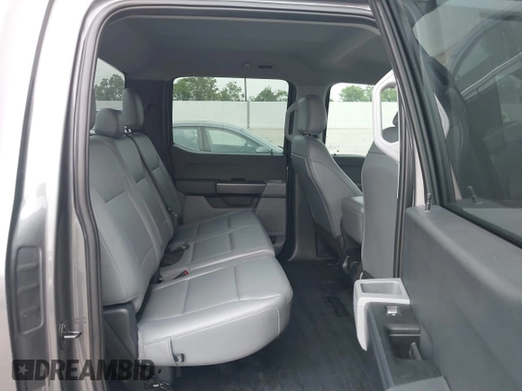 2021 Ford F-150 XL с VIN 1FTEW1CP9MFC03913, выставлен на аукционе IAAI как лот 42094145 с пробегом 58 147 миль миль и . История ставок и продаж доступна на DreamBid. Изображение 8.