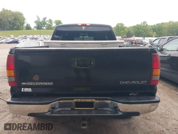 2001 Chevrolet Silverado 1500 LS with VIN 1GCEK19T11E256199, listed as a IAAI auction lot 42088180 with 253,252 mi miles. Bid and sale history available at carsss.com. Image 6.