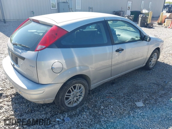 2005 Ford Focus S with VIN 3FAFP31N65R140634, listed as a IAAI auction lot 42126892 with 252,533 mi miles and . Bid and sale history available at carsss.com. Image 4.