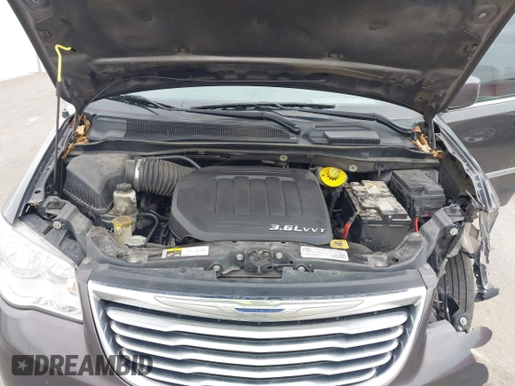 2016 Chrysler Town & Country Touring with VIN 2C4RC1BG4GR231224, listed as a IAAI auction lot 41750794 with 225,907 mi miles. Bid and sale history available at carsss.com. Image 10.